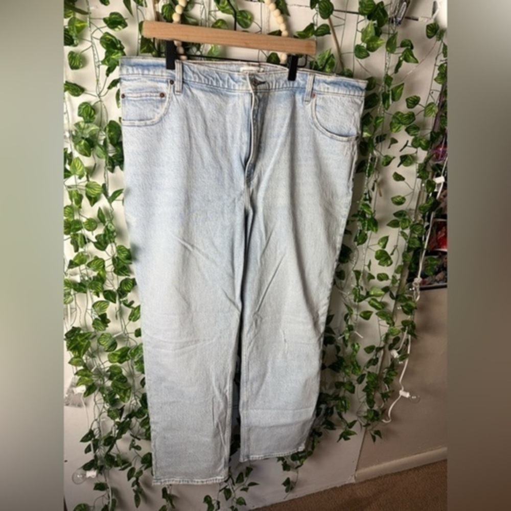Abercrombie & Fitch Blue The 90s Straight Ultra High Rise